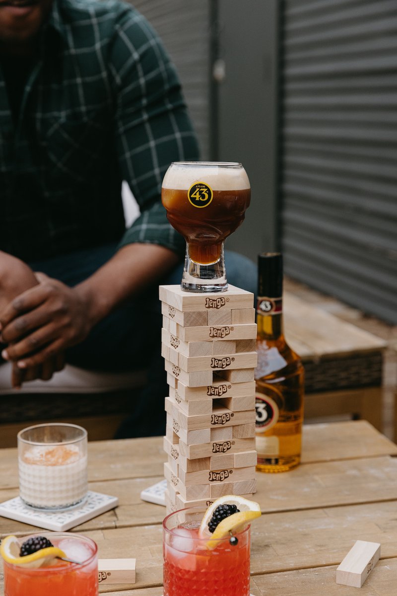Take a sip and let the taste unfold to create a balance between the intense focus of game night and the rich flavors of a Carajillo.

It's not just a game, it's an experience.