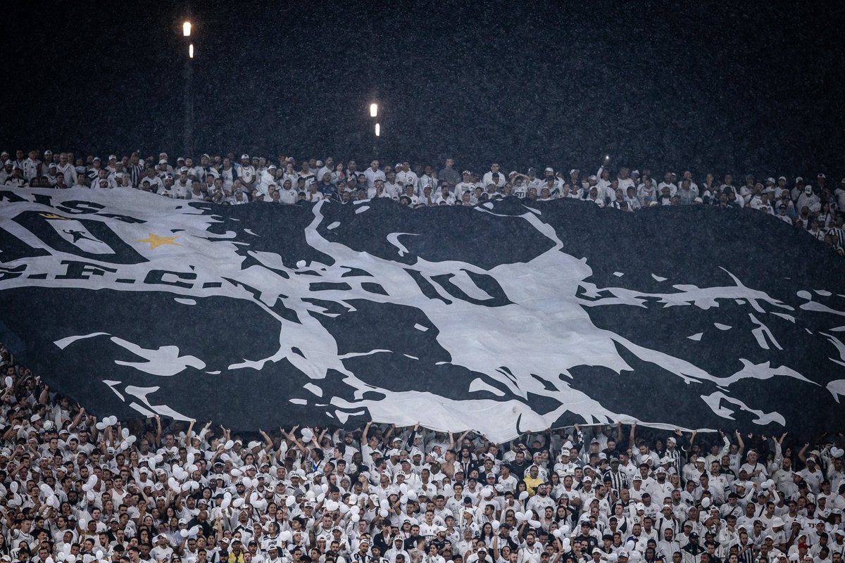 SantosFC's tweet photo. É meu amor, primeiro amor, eterno amor. ♾️ https://t.co/A34yYHKAdT