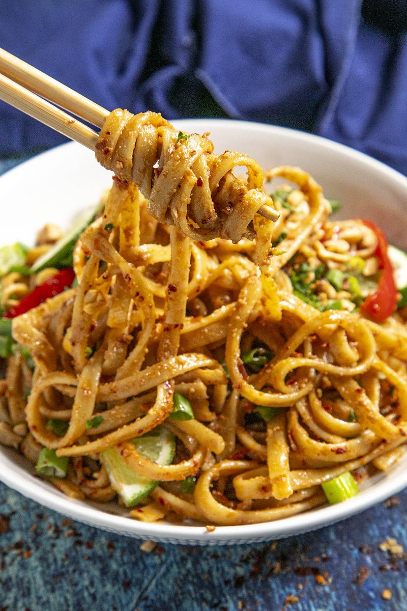 These Thai Peanut Noodles are comforting and packed with irresistible flavor, tossed in a crave-worthy peanut sauce, so easy to make, ready in minutes. 🍜 🥡 GET THE RECIPE 👉👉👉 chilipeppermadness.com/recipes/thai-p… #ThaiNoodles #ThaiFood #TakeoutFakeout #BetterThanTakeout #Recipe #Foodie