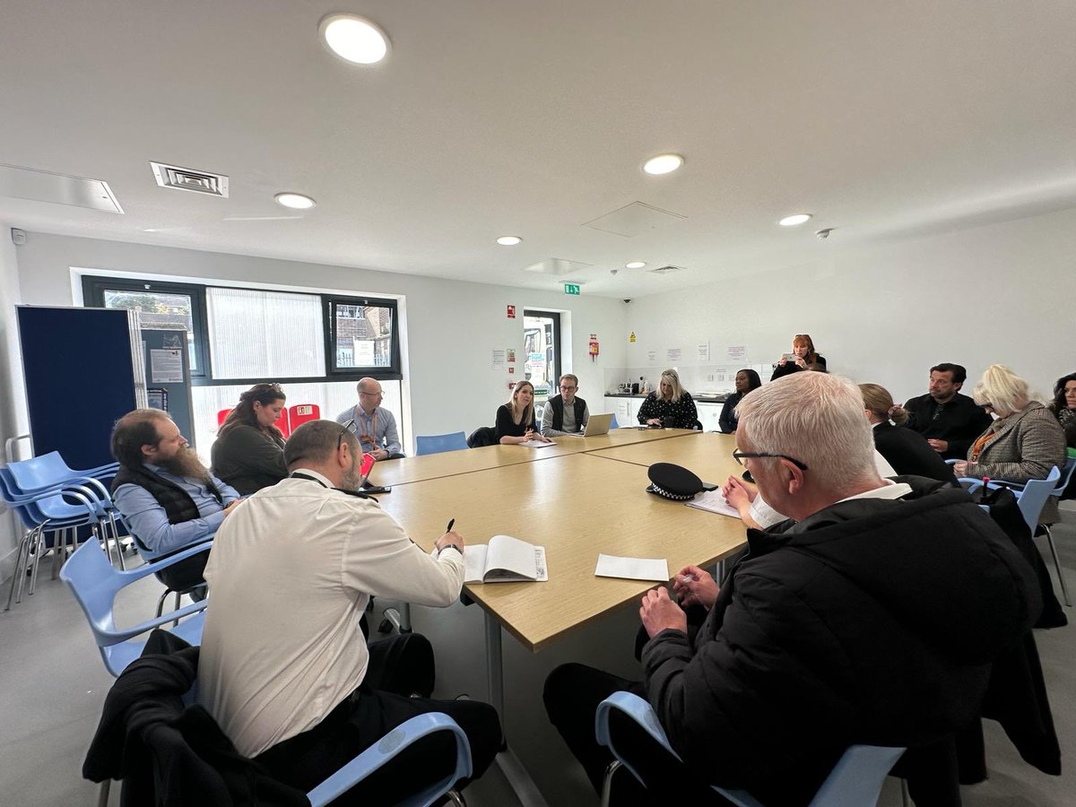 Thank you to all the retailers who joined today’s meeting at Harold Hill library to support Met’s Clear, Hold Build operation. It’s having a real impact in driving down shoplifting, drug offences and organised crime, giving residents their community back julialopez.co.uk/news/retailers…