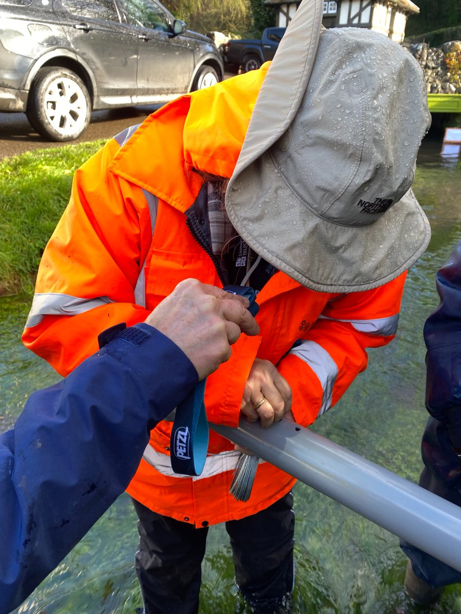 Day 2 of @QuantumFreshWtr field installation, this time for our stream experiment, requiring wetsuits, and a great deal of technical know-how. Great teamwork everyone! Big question - why do Aquatrolls have a bright green light. Asking for someone who wanted a subtle installation!