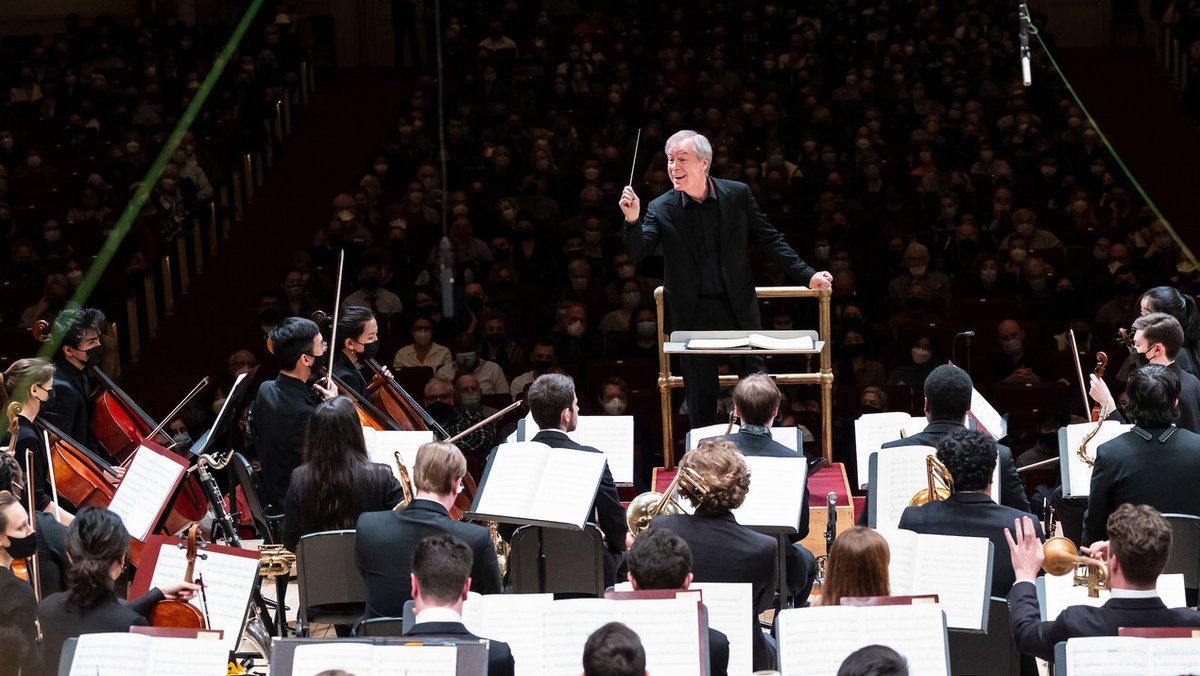 Join the Juilliard Orchestra at Carnegie Hall on April 2 as David Robertson conducts an all-French program, including Ravel, Debussy, and more. 🎻 Reserve your tickets here: bit.ly/3PHTDRw
