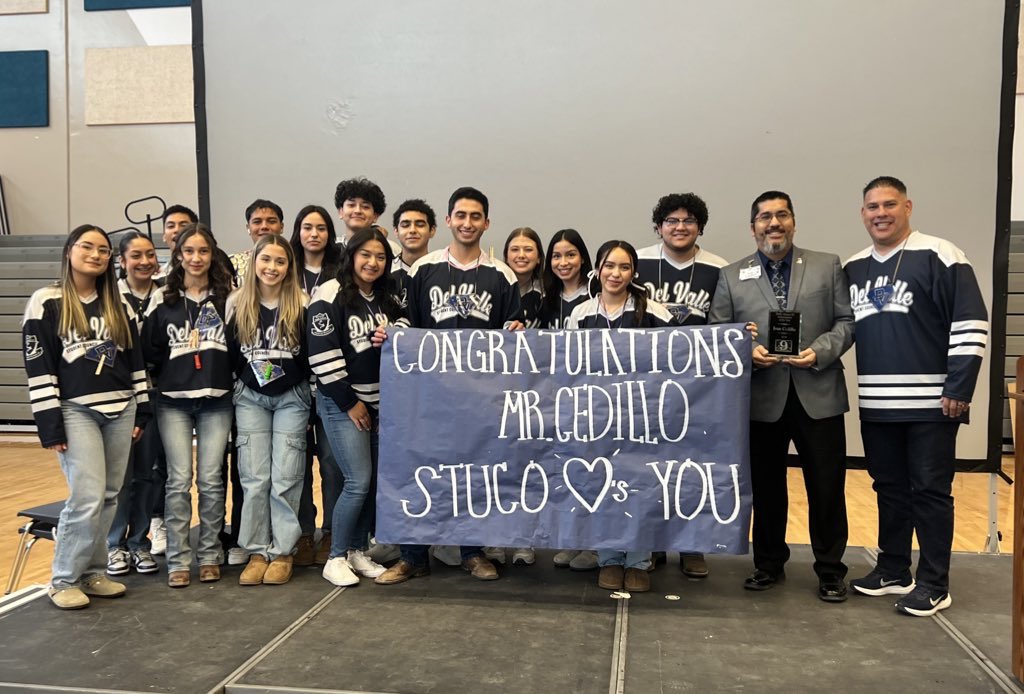 Thank you @Pebb_StuCo for hosting a great Spring Conference. We had a blast celebrating with our Principal! #OFOD #THEDISTRICT #Stuco #TASC #DistrictIX @dvhsyisd @ysletaisd @TASC_StuCo @District9StuCo @cmlopez1 @IvanCedilloYISD