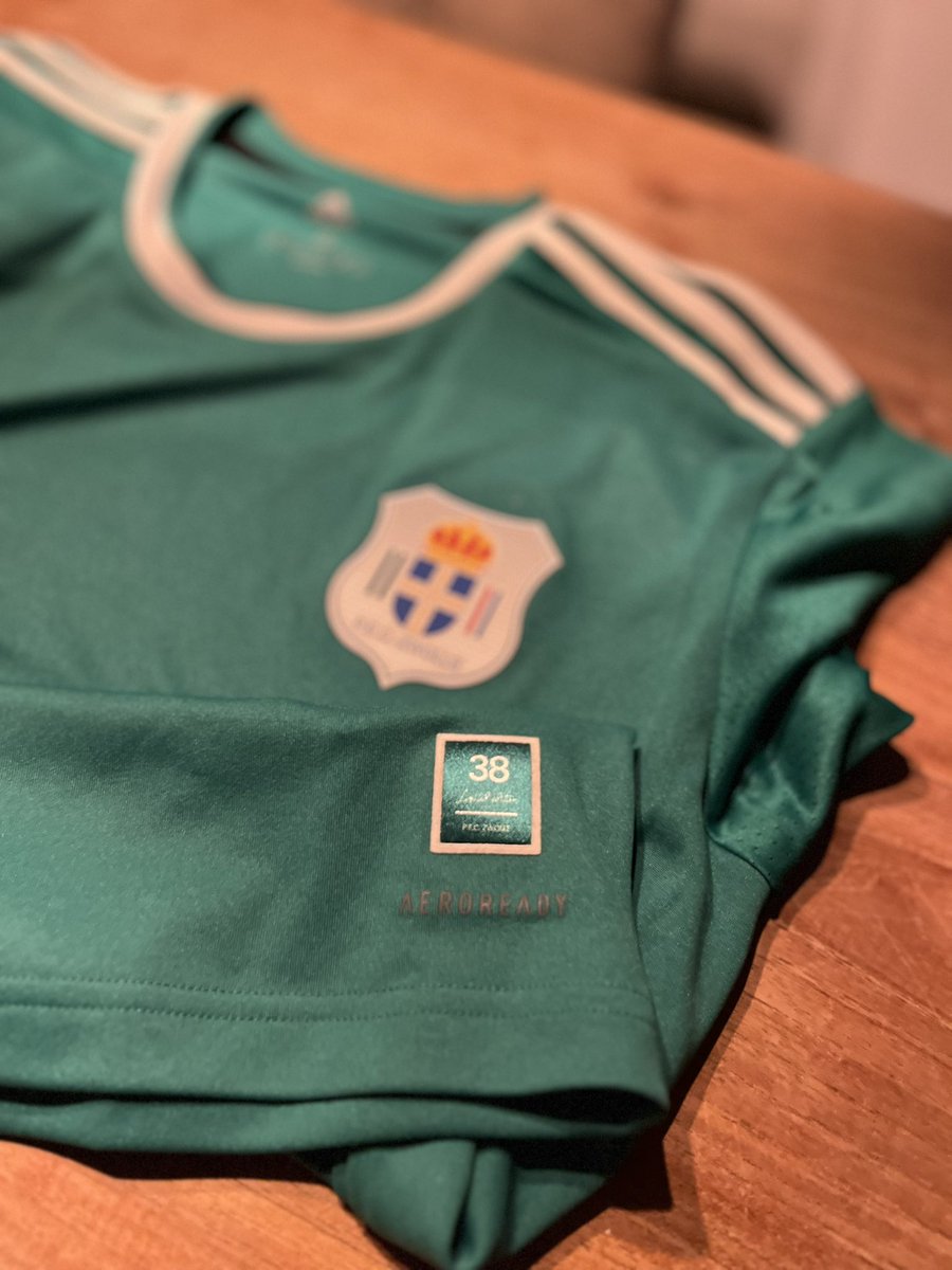 Iconic now.  💚

 #peczwolle #drschupp