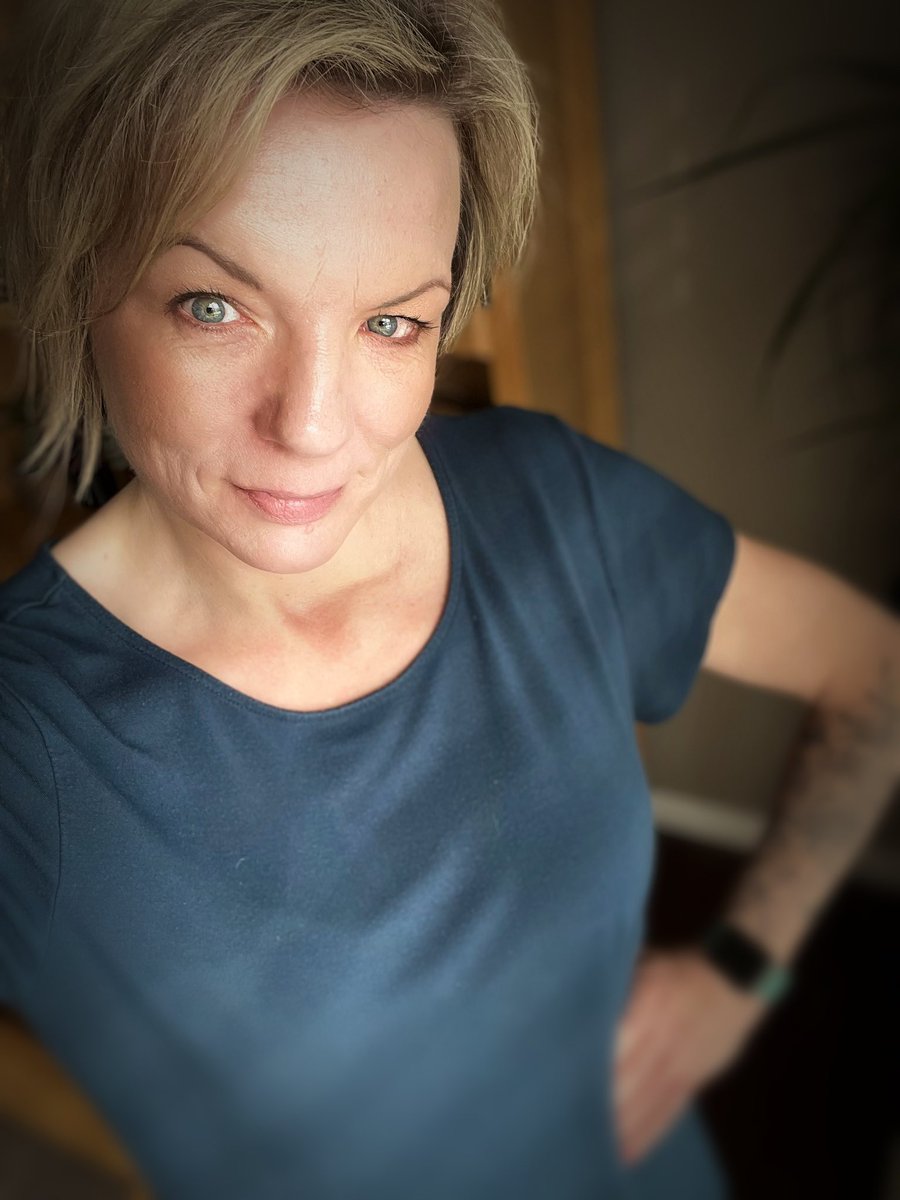 So, oddly enough I’ve been on this health journey I didn’t know I needed. Close to 20 years of anxiety/depression meds DONE nearly 8 months ago. To date, I’ve lost 40 pounds! Happy, healthy and feeling fucking fabulous approaching 50! #health #herecomes50 #itcanbedone