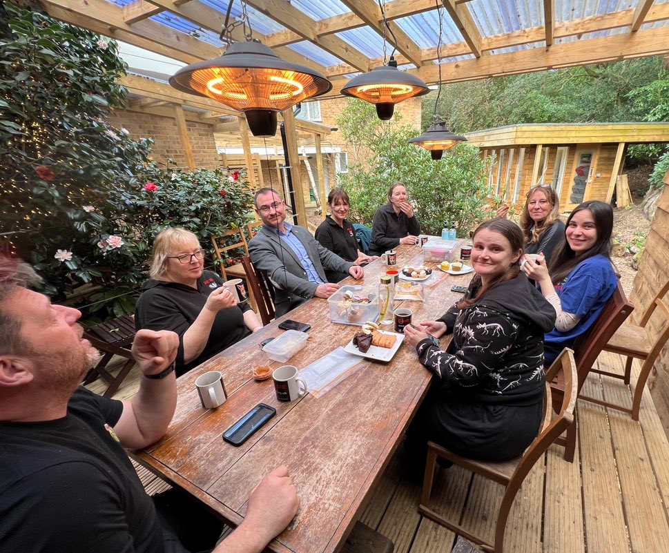 Coffee break with some of our glorious team. You can volunteer with us in so many roles, marketing, fundraising, admin and of course wildlife care - email us on workingwithus@hawr.co.uk for more details xxx
