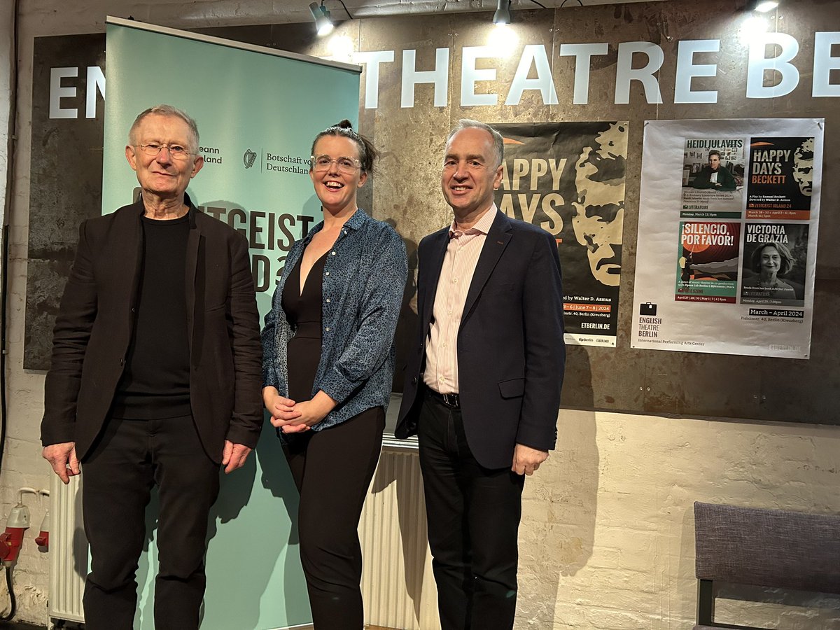 A wonderful @ZeitgeistIrland evening at @ET_Berlin where Samuel Beckett’s Happy Days was directed by Beckett’s friend and associate Walter Asmus; whom Beckett entrusted to direct his work. Exceptional performance by Mary Kelly and Thomas Spencer