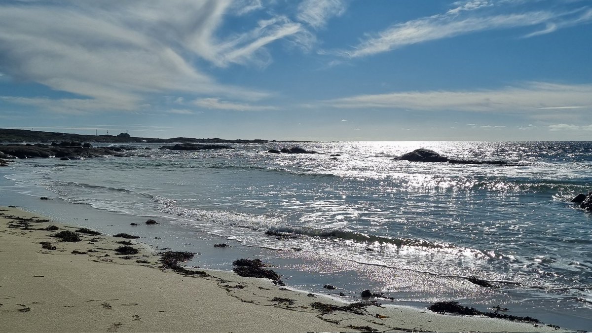 moukenainzo's tweet image. Siúlóid Lúibín Mhaírois. Lá breá a bhí ann. An rud is annamh is iontach. #Conamara 
#100daysofGaeilge lá 88