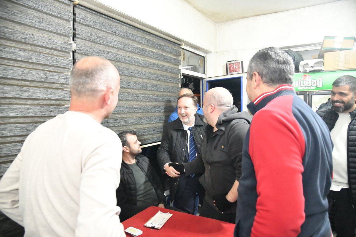 dorkan10's tweet photo. 📍Kızpınarı, Adnan Menderes

Kıymetli hemşehrilerimiz ile el ele, daima gönül gönüle.. ☺️

Muhabbetimizin ve gönüllerimizin bir olduğu hemşehrilerimizle, #Karesi’ye olan sevdamızla, en güzel yarınlar için #HazırızKararlıyız! https://t.co/rr0WBoJVmj