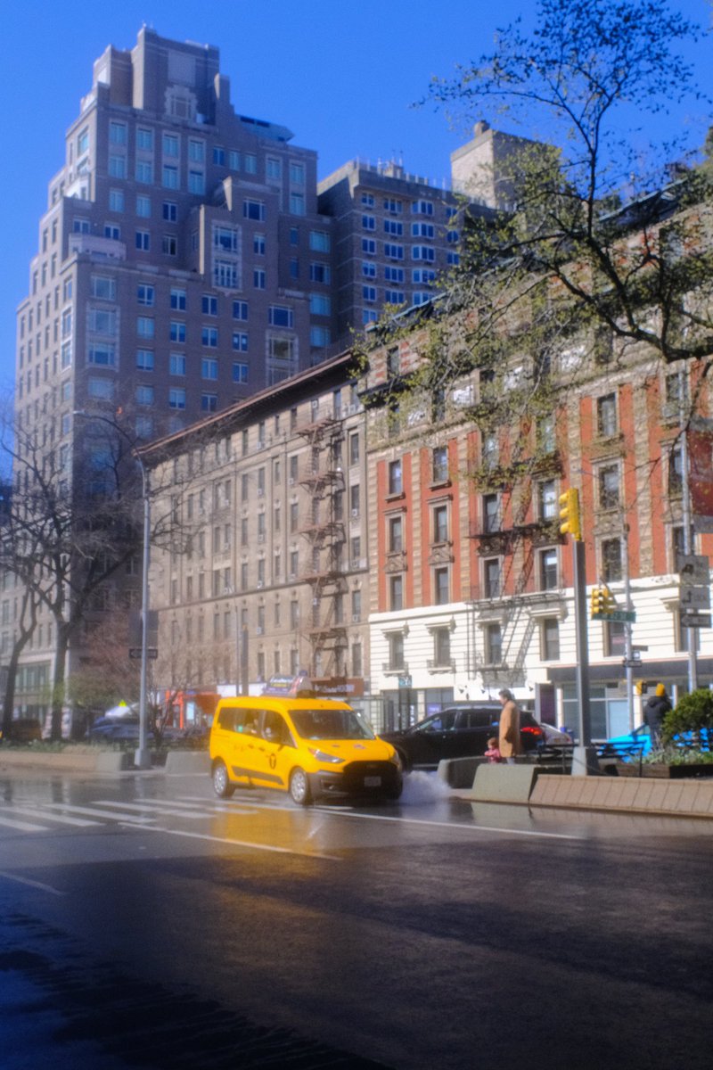 nickdotcooley's tweet photo. Vibrant colors in New York https://t.co/N4iG3gc4qN