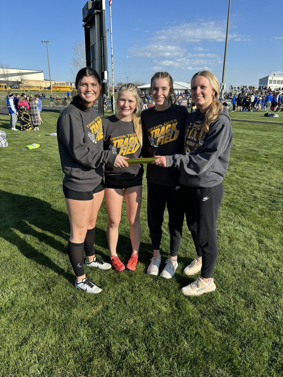 The Sprint Med of <a href="/ellahein27/">Ella Hein</a> <a href="/AddieNerem/">Addie Nerem</a> <a href="/annieseba/">Anniese</a> and <a href="/PDaedlow/">Paityn Daedlow</a> win with a blazing 1:55.26!