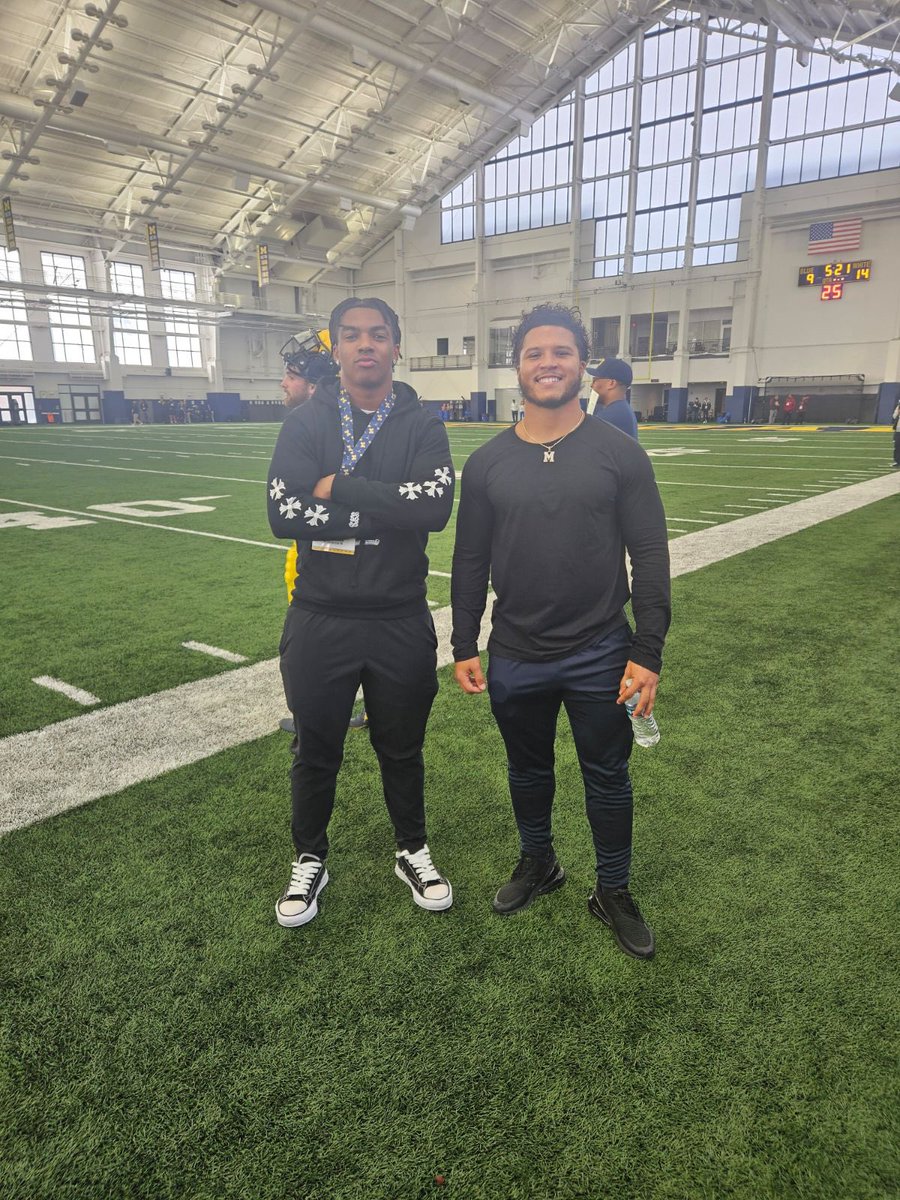 Five-star RB Jordon Davison with Blake Corum during his Michigan visit @JoshHenschke / @Rivals