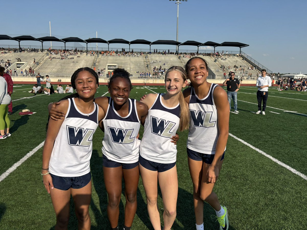 🥇🥈🥉We are live at 5 at the Humble ISD Middle School Track Meet! 🥇🥉🥈 Congratulations to our 8th grade girls on getting 🥇 place in the 4x1 BREAKING the school record with a time of 51.12 #WeAreWestLake @DrWash_Leads @ErickMartinjr1 Brown,Kerr, Wallach, Martinez