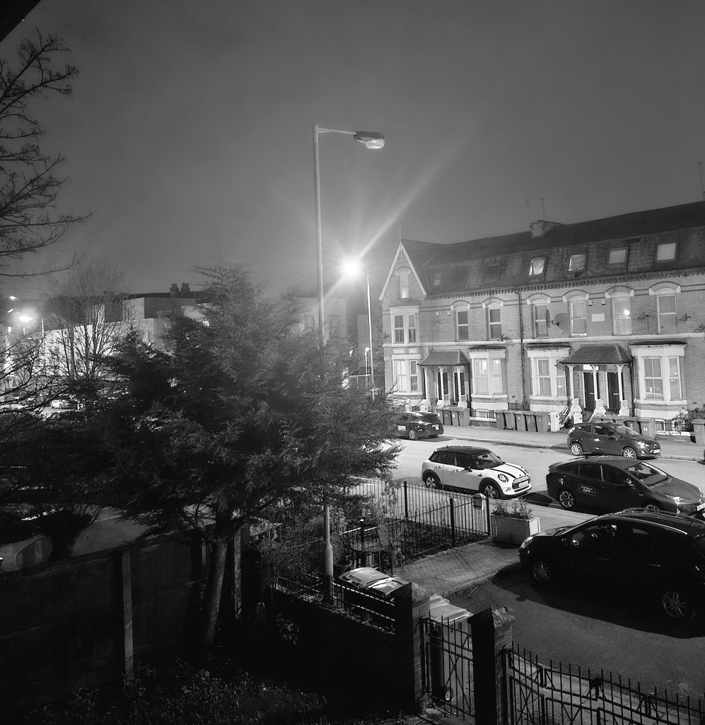 Hi @lpool_LSSL @lpoolcouncil Can you help please? Reported this light on Mulgrave Street in February. Its still not fixed and this corner of the street is incredibly dark 👉Ref: 8535136 Thanks 🙌