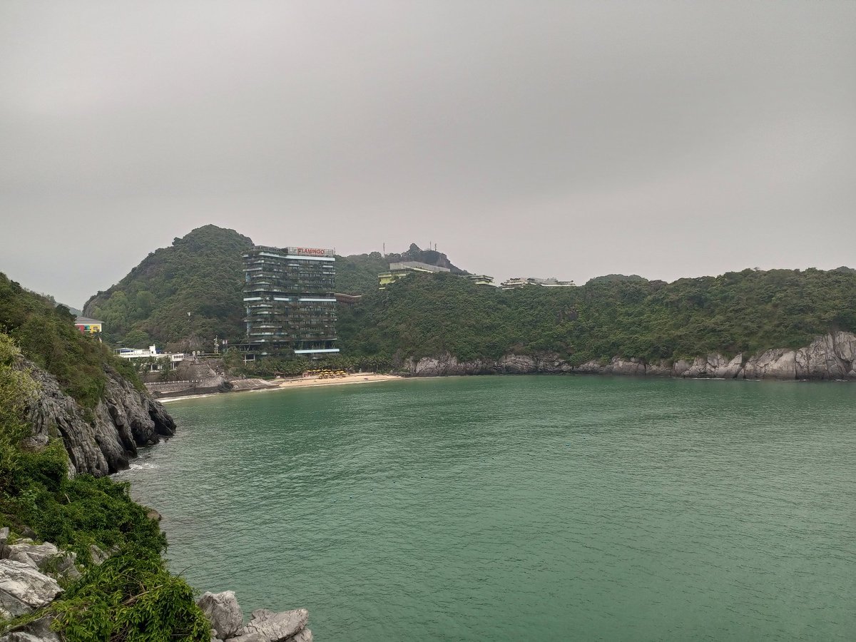 ducmo18's tweet image. Hải Phòng
Mọi người hay nói biển Hải Phòng nước không được trong lắm, mình cũng nghĩ thế, nhưng khi đến Cát Bà thì lại hoàn toàn khác. Biển Cát Bà trong vắt, sạch và đẹp vô cùng.