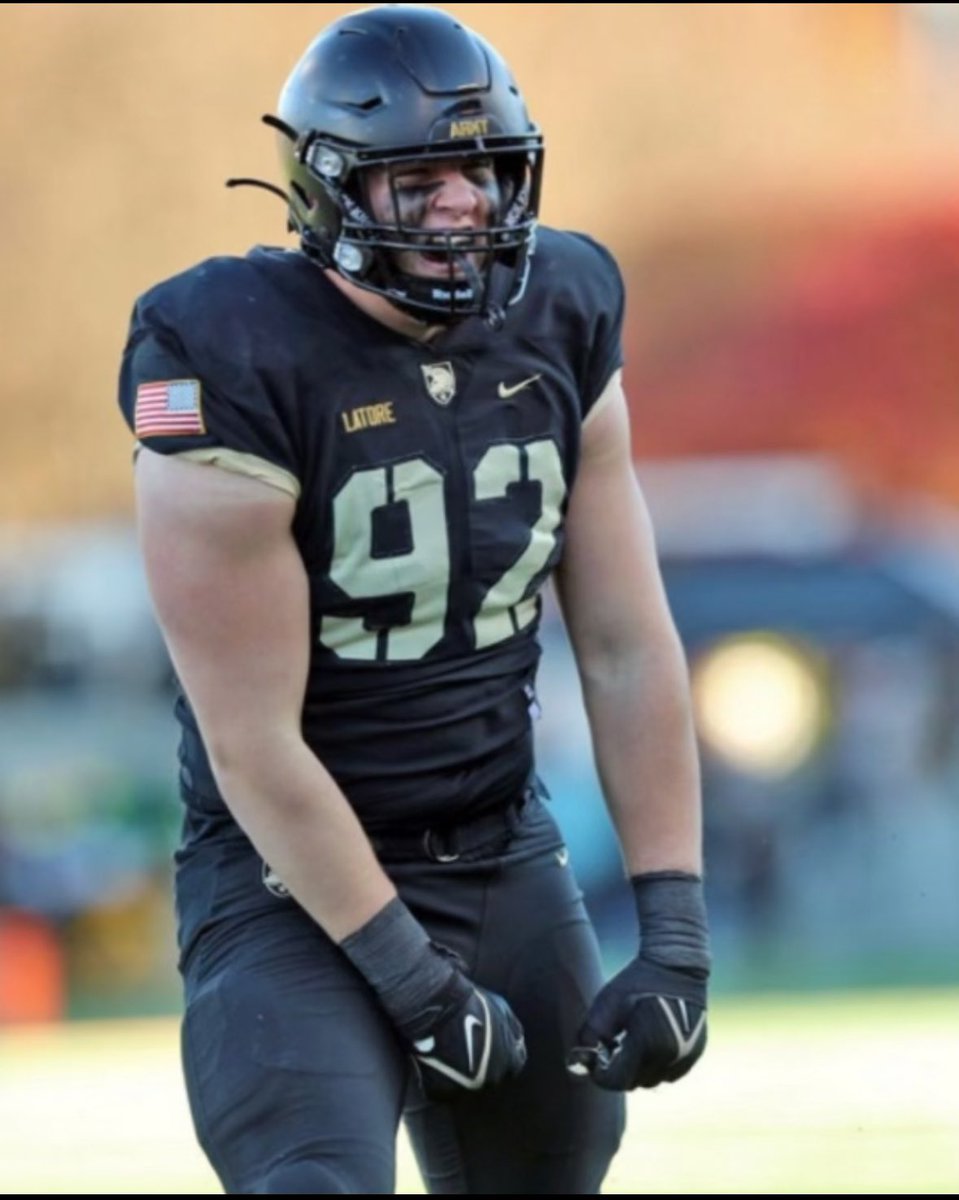 A reminder to that you haven’t hit your potential in high school, coaches see potential, and college programs can get you where you need to be:

Left: Sophomore 6’2 | 185 

Right:  College 6’5 | 275

<a href="/LatoreJack/">Jack Latore</a>