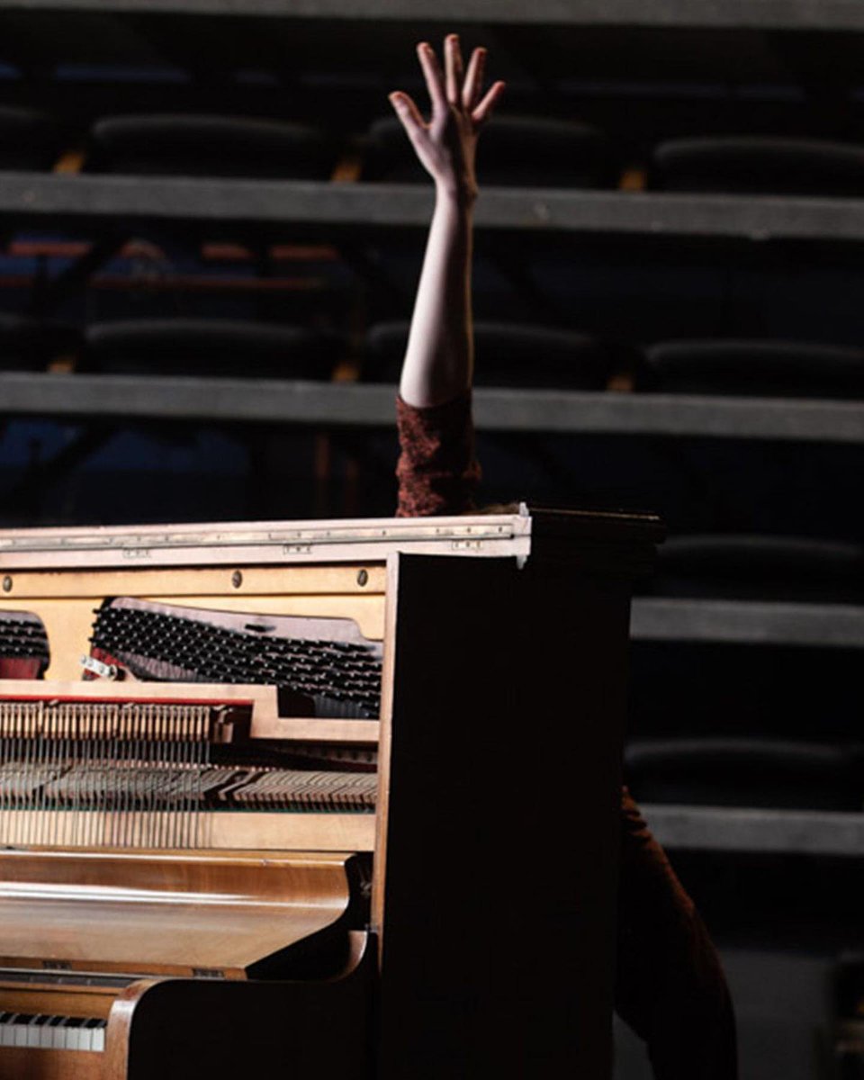 An exhibition of dancer Maeve McGreevy and filmmaker Tom Hughes' visual response to experimental quartet Blue Whale’s sophomore album ‘Last Immediate Images’.
1 night only! LateNightArt Thurs 4 April (6–9pm) at 
Vault Gallery/Project space. Find out more: 
vaultartiststudios.com/events