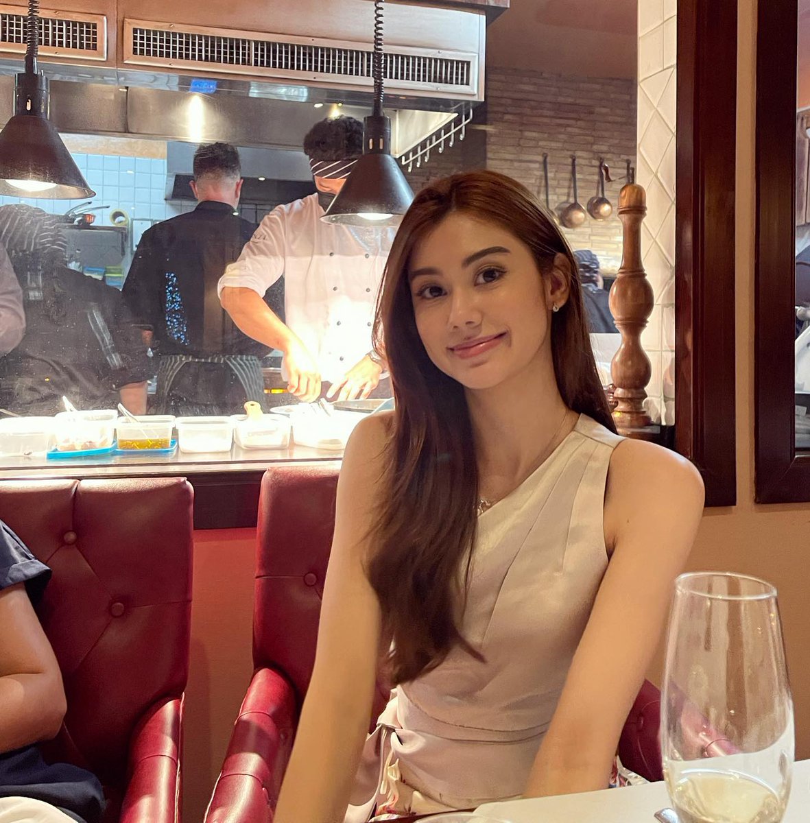 Web676's tweet image. "Dressed in an exquisite gown, she awaits dinner with anticipation, a vision of elegance and grace. Each moment spent in this captivating attire is a celebration of beauty and sophistication. #EveningElegance #AwaitingDinner #GracefulPresence"