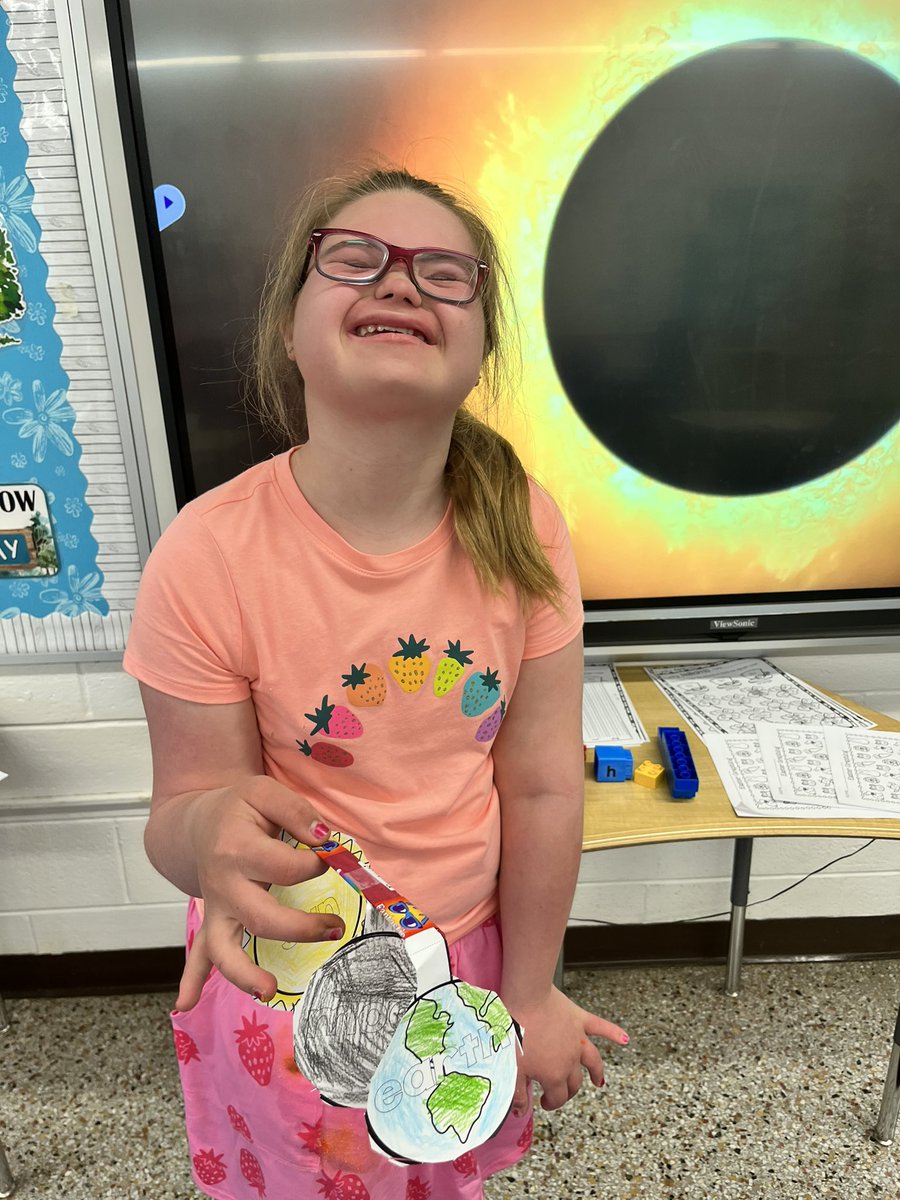 AstrosAAF's tweet photo. #teamAAF was busy learning about the upcoming #solareclipse today! Part 1: Making models and understanding the process! #specialeducation @AlantonAstros @SeeDotWilson https://t.co/ivt3YCee0w