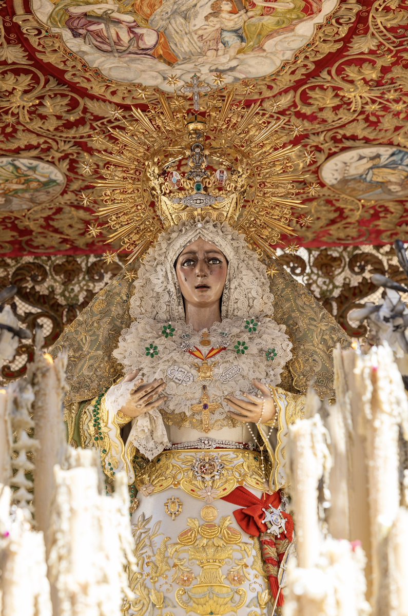PasionDeSevilla's tweet photo. ¡SIEMPRE, TE VEREMOS AMANECER!

#SSantaSevilla24 https://t.co/vVJYMvFVfc