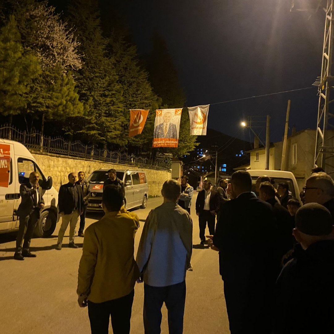 OzrdemMustafa's tweet photo. Yeniden Refah Partisi Meram İlçe Teşkilatımız ile Birlikte Dere Mahallemizi Ziyaret Ederek Hemşehrilerimiz ile Hasbihal Ettik. https://t.co/FCsiC9XPOD