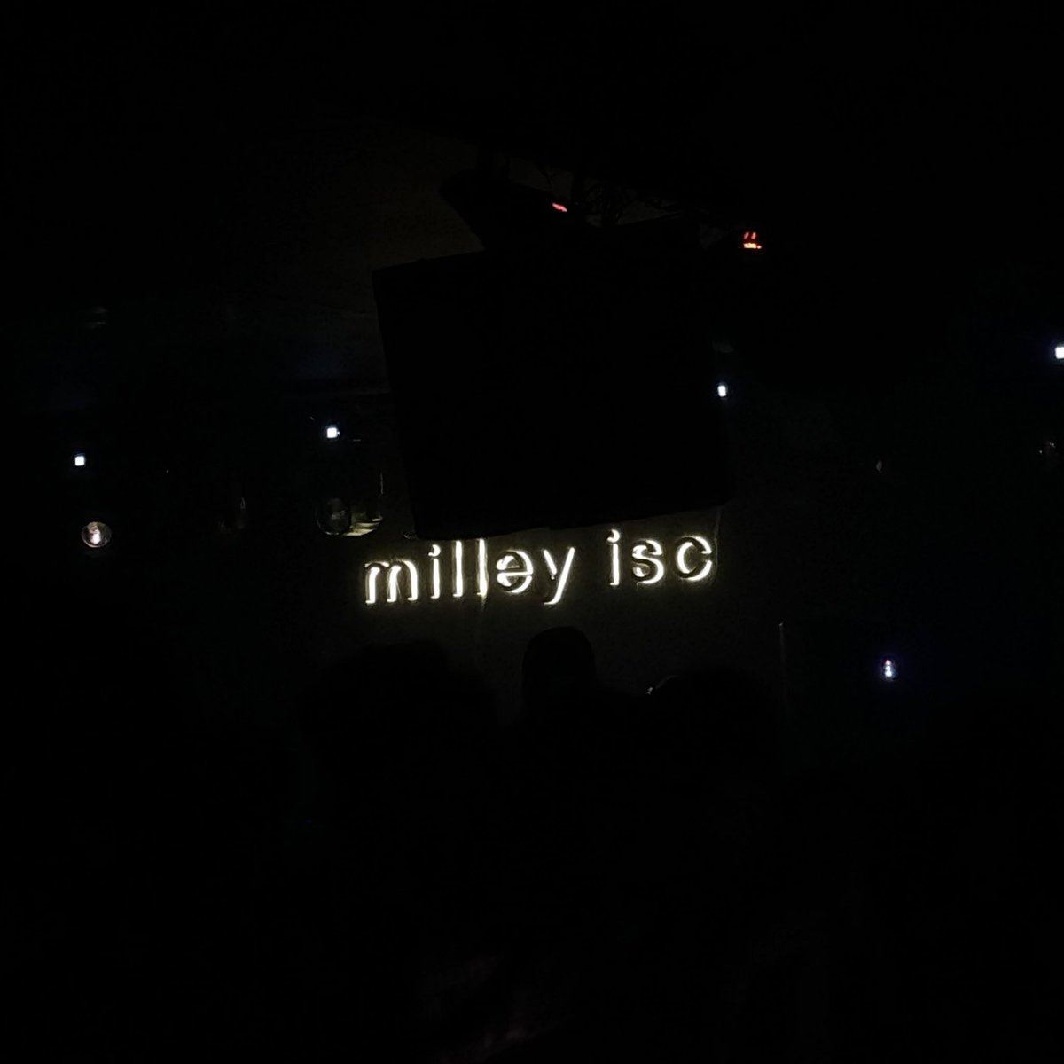 𝐉𝐀𝐑𝐙𝐄𝐍 (@godjxrzen) on Twitter photo 