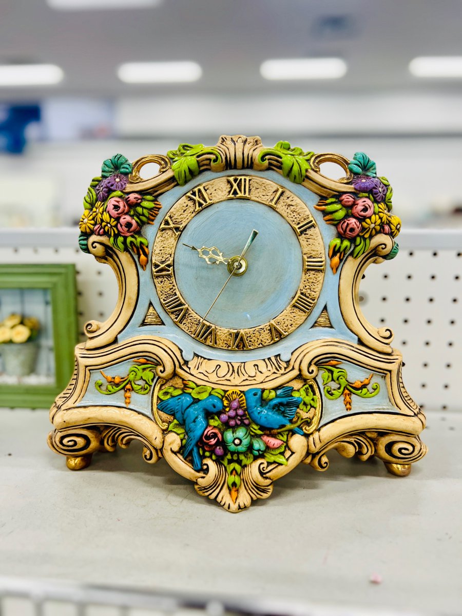 Tell me what you think about this clock. It is ceramic and appears vintage to me. It’s missing the minute hand though. I think it’s beautiful 🤩 but some might think tacky. I dunno, what do you think? #thrifting