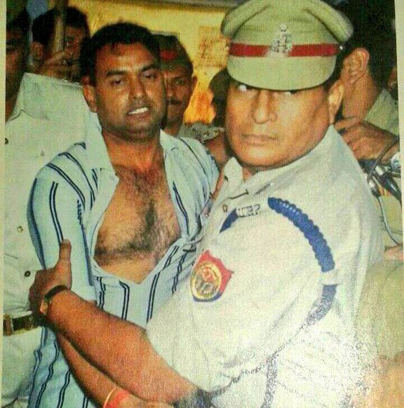 @ANI The brave & honest police officer Shailendra Singh was then attacked publicly by State police & SP goons and this is one of the pictures of him then