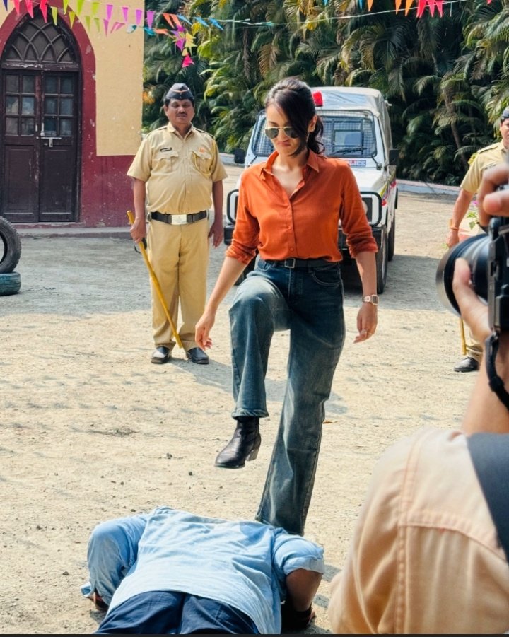 Our lady Dabangg Girl So Excited To See Her As In This New Character 💃👮 || @SurbhiJtweets #SurbhiJyoti