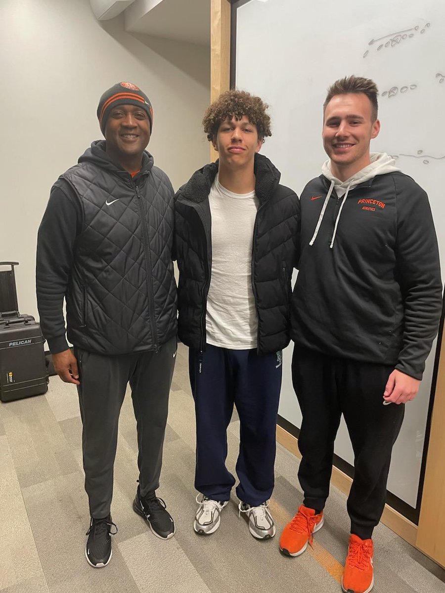 Thankful for the time this afternoon with @coachehenderson @PrincetonFTBL. #JUICE 🍊🥤 @BalanxSports @CoachDboggan @CoachP_eterson @FlintHillFball @ProcessExposure #SparkTheFlint🔥