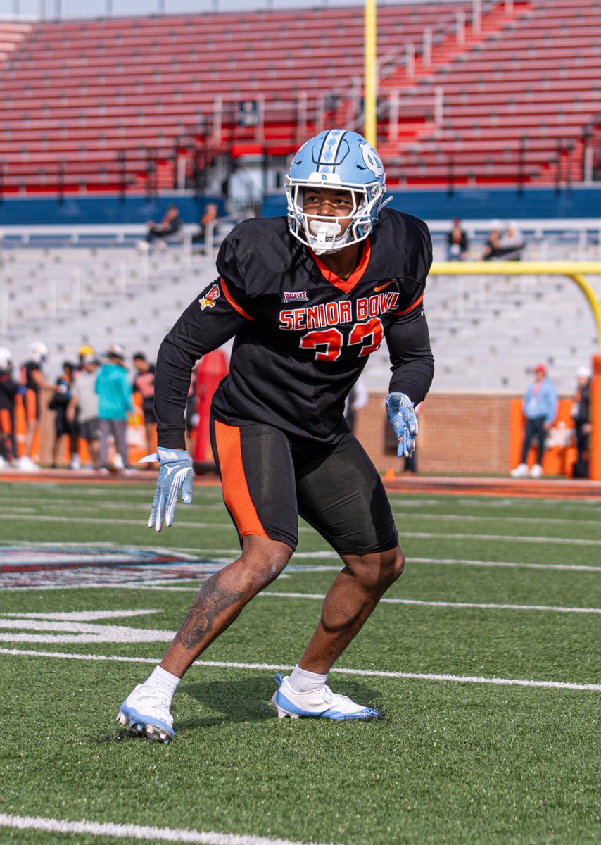 PRO-DAY UPDATE: All 32 NFL teams were represented at @UNCFootball pro-day today. Both HC and GM from 𝙋𝙖𝙩𝙧𝙞𝙤𝙩𝙨 & 𝘾𝙤𝙢𝙢𝙖𝙣𝙙𝙚𝙧𝙨 were there, as well as 𝘽𝙧𝙤𝙣𝙘𝙤𝙨 GM George Paton. QB Drake Maye drew big crowd of OCs (𝘾𝙃𝙄, 𝙒𝘼𝙎, 𝙉𝙀, 𝘿𝙀𝙉, 𝙋𝙄𝙏, 𝙇𝙑)…