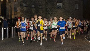 Course record smashed by tonights winner Pierre Murchan of Dublin City Harriers! Fiona McKenna of UCD is the first female home. Full results: popupraces.ie/race/the-stree… @peugeotireland @athleticskk @KKCityHarriers @Neacht