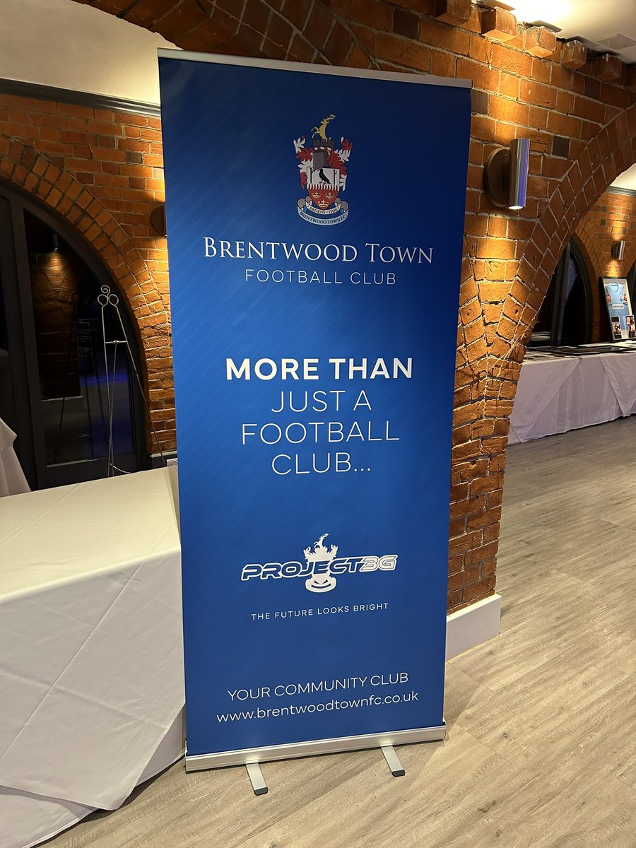 SteveLinton7's tweet photo. It’s important we get as many @BrentwoodTownFC fans including @brentwoodtownsc to stay after our match on Easter Monday v @Withamtownfc in the @BtfcClubhouse to update you on #Project3G. 🍻 We will be running our ‘Have a Drink on Us’ promotion where your first drink is on us if you are in the ground before 2.30PM! You will be issued with a voucher to use at anytime during the afternoon on soft or alcoholic drinks. #OneBrentwoodTown