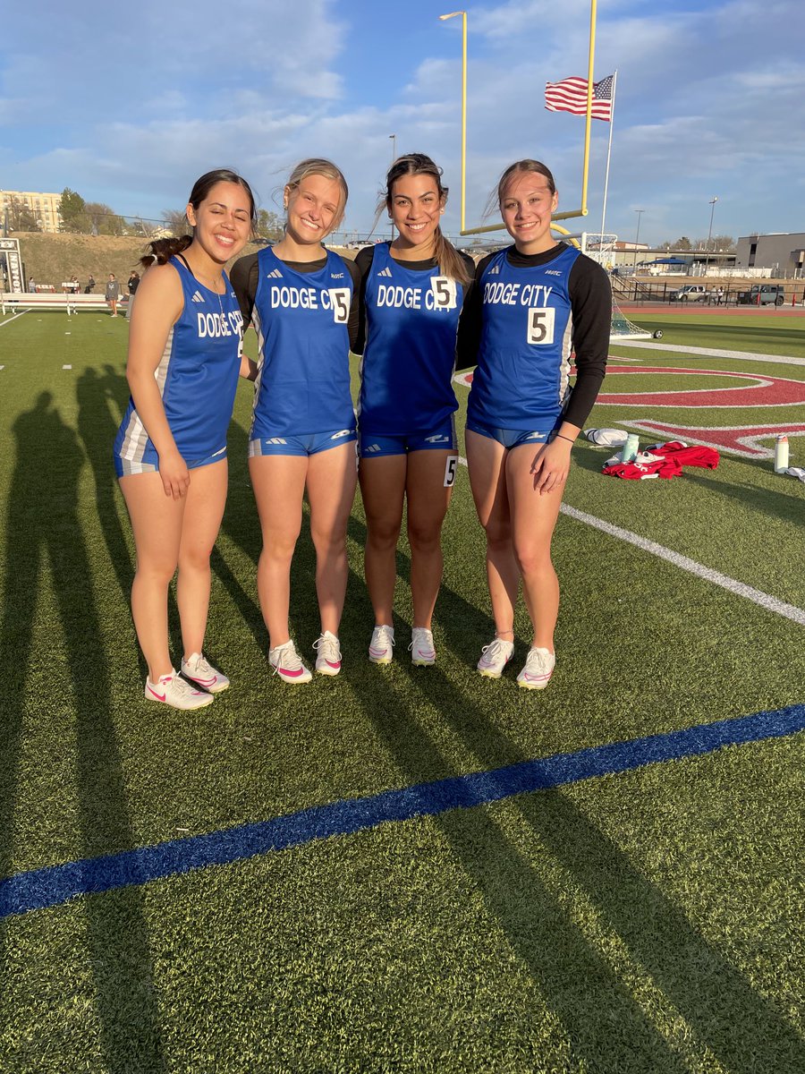 RedDemonSports's tweet photo. Red Demons 800m Sprint Medley Relay with the new meet record! Congrats! #SWKSrelays https://t.co/yDqRrAFvVn