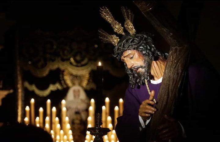 AMBondad's tweet photo. Viernes Santo.

Hoy acompañamos a la 
Hdad. @NazarenoParadas .
Salida: 11:00h
#ViernesSanto24 https://t.co/eBnPpmoBZO