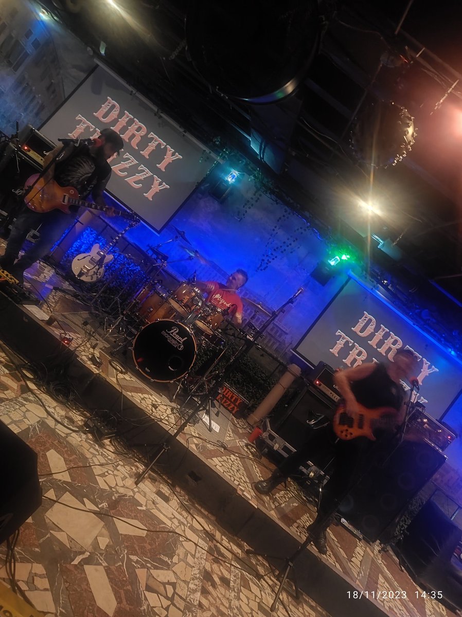 Yoleimetalrock 🤘🎤🎸🥁✌️🎵🎶👊 tweet media