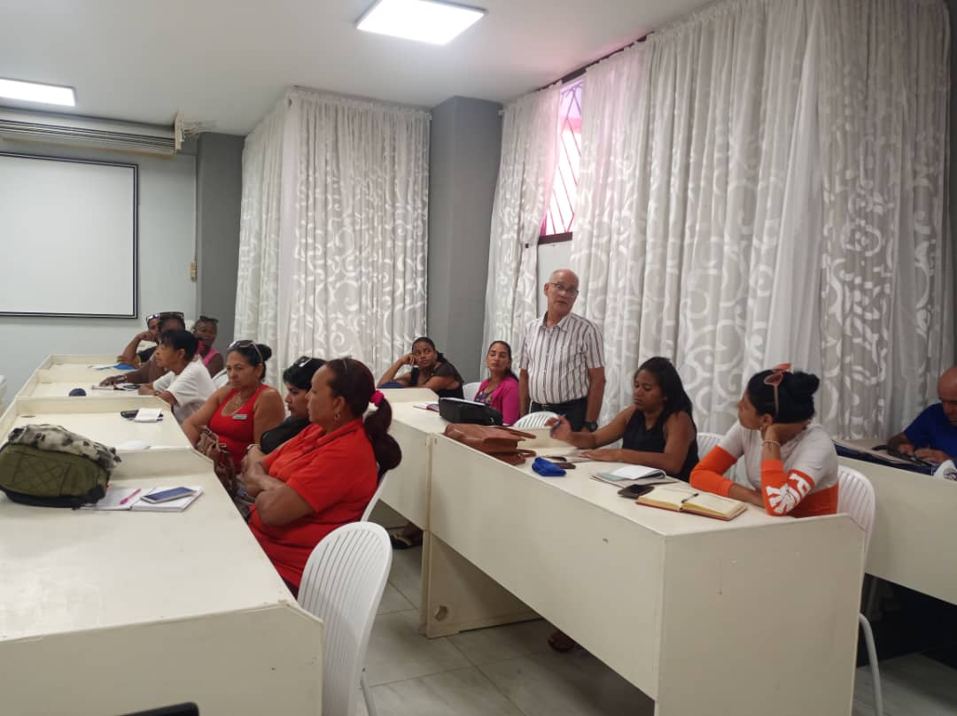 Pleno del Comité Municipal de @CubaCentral en #CiegodeÁvila Discusión del funcionamiento sindical, desde la perspectiva del Sindicato para corregir distorsiones y reimpulsar la economía. #LatirXUn26Avileño #PorCubaJuntosCreamos