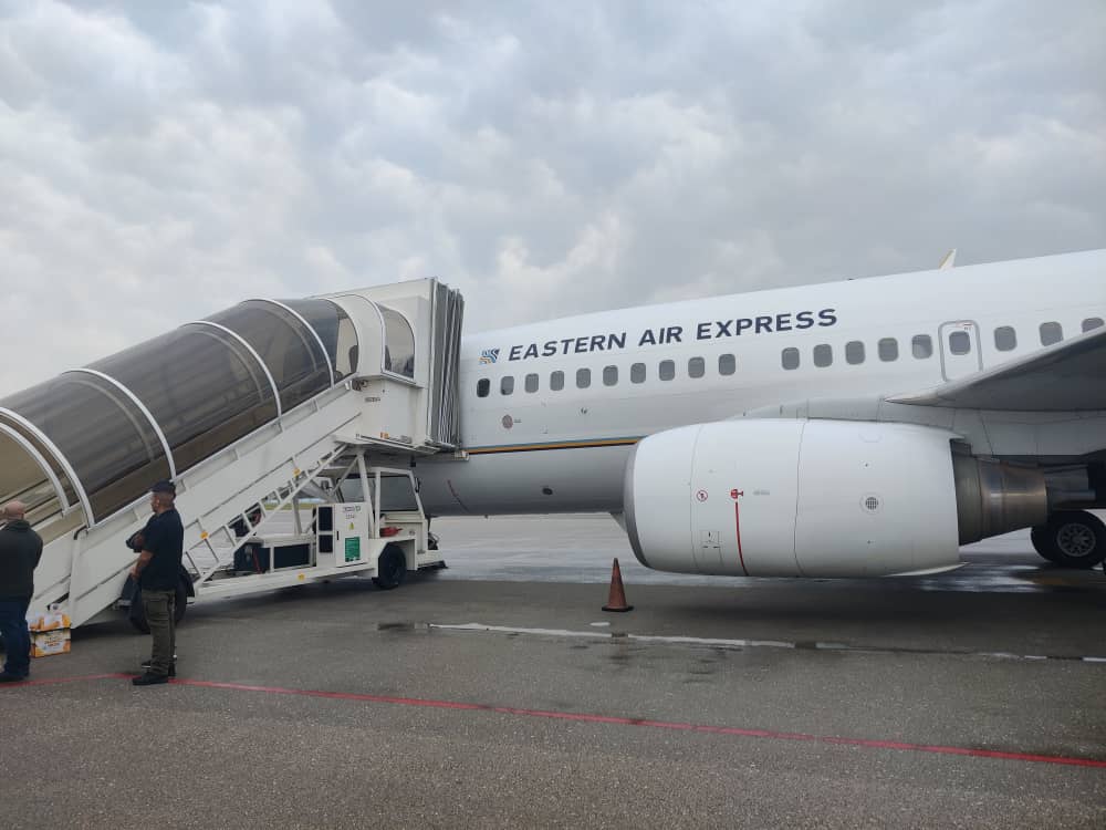 Un vuelo procedente de Estados Unidos trajo de regreso a #Cuba este jueves a 61 personas (52 hombres, siete mujeres y dos menores). En lo que va de año han sido devueltos al país 340 personas en 26 operaciones de retorno desde varios países de la región.