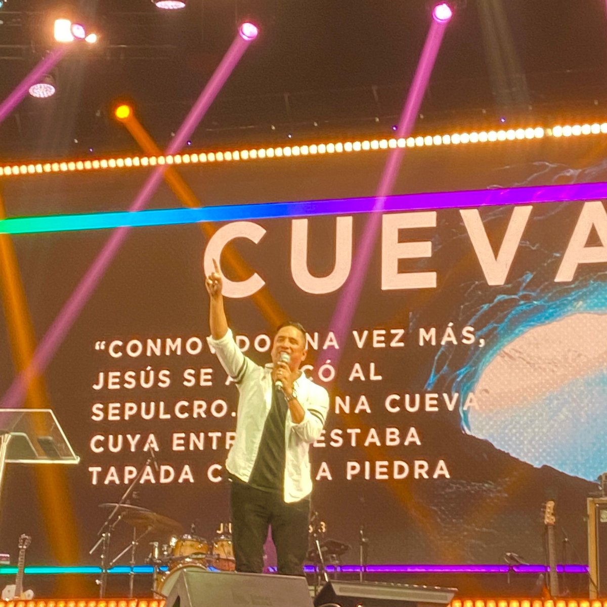 "Este es el día en el que la piedra se quita. ¡Fuera de esta cueva!"
<a href="/joshmoraless/">josh morales</a> en <a href="/congresojovenes/">Congreso de Jóvenes</a> #Córdoba24