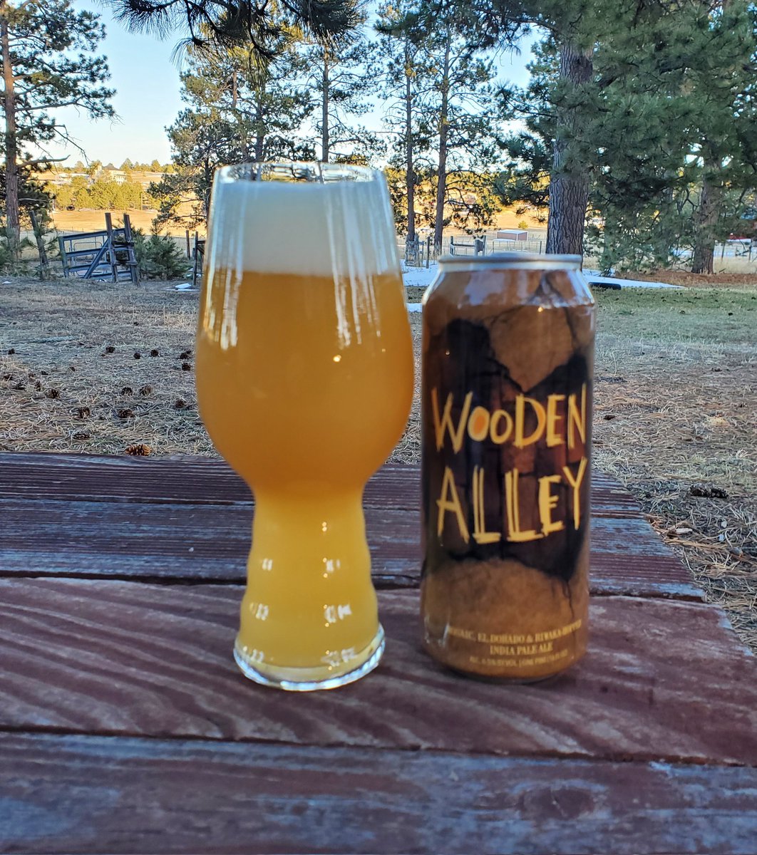 Wooden Valley IPA by Hop Butcher Brewing w/ Mosaic, El Dorado, & Riwaka hops! This is a great one! Comes in at 6.5% Cheers Peeps 🍻 @ephoustonbill @BPlohocky @RealBMaxwell @Senor_Greezy @mikeadam16 @D_V_T_ @BigChiefSpyBoy #CraftBeer #beer