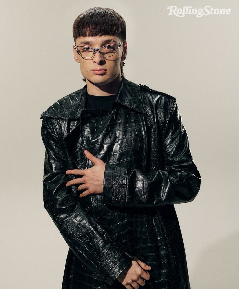 “nunca escuche a peso pluma” SI LO ESCUCHASTE

abro hilo: