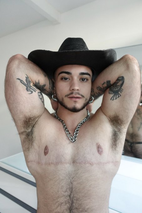 Watch Apollo Moon🏳️‍⚧️'s leaked NSFW photo on TwXstars