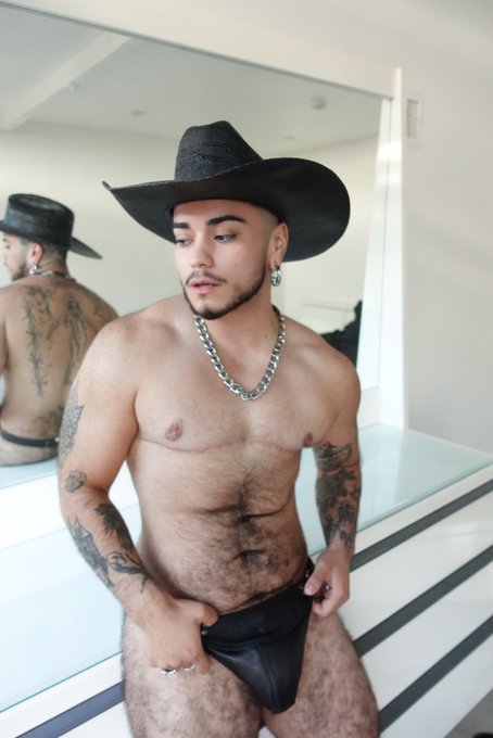Watch Apollo Moon🏳️‍⚧️'s leaked NSFW photo on TwXstars