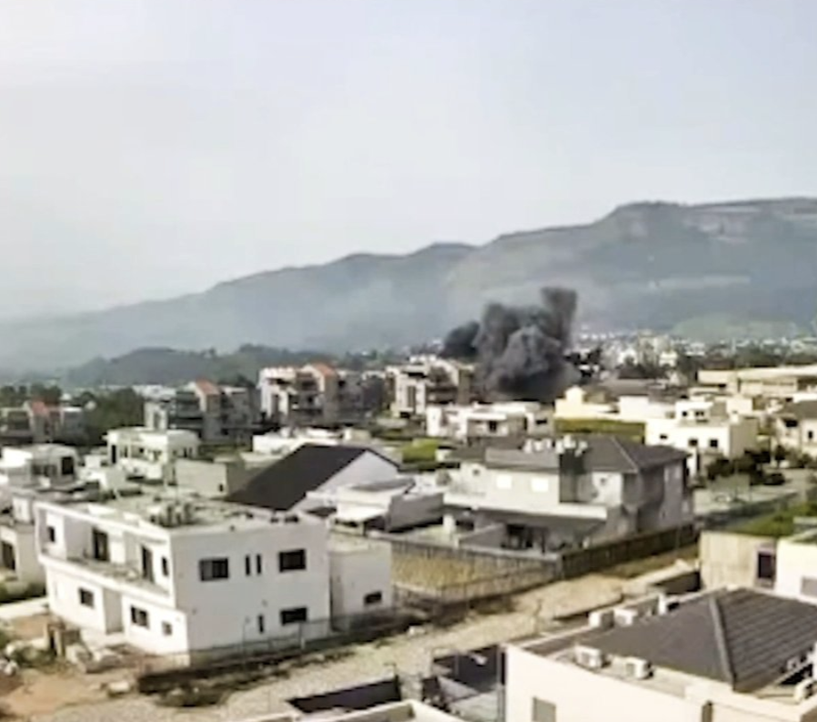 TracTerrorism's tweet photo. #Hezbollah Militants Fire 30 Rockets Against the Northern Israeli Settlement of #Kiryat #Shmona, #Israel
Read more: https://t.co/zQ5WrmyZxY https://t.co/CEn5gINbNw