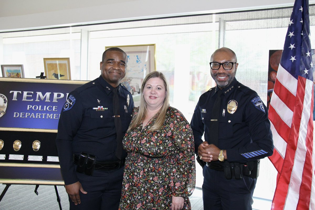 Congratulations to our newly promoted assistant chiefs and commanders! We are proud to have you as leaders within our department. ⭐️ DAN O’NEIL: Assistant Chief DANE SORENSEN: Assistant Chief JAMES SWEIG: Assistant Chief RASHIDI JOHNSON: Commander CATHARIENA MCCANN: Commander