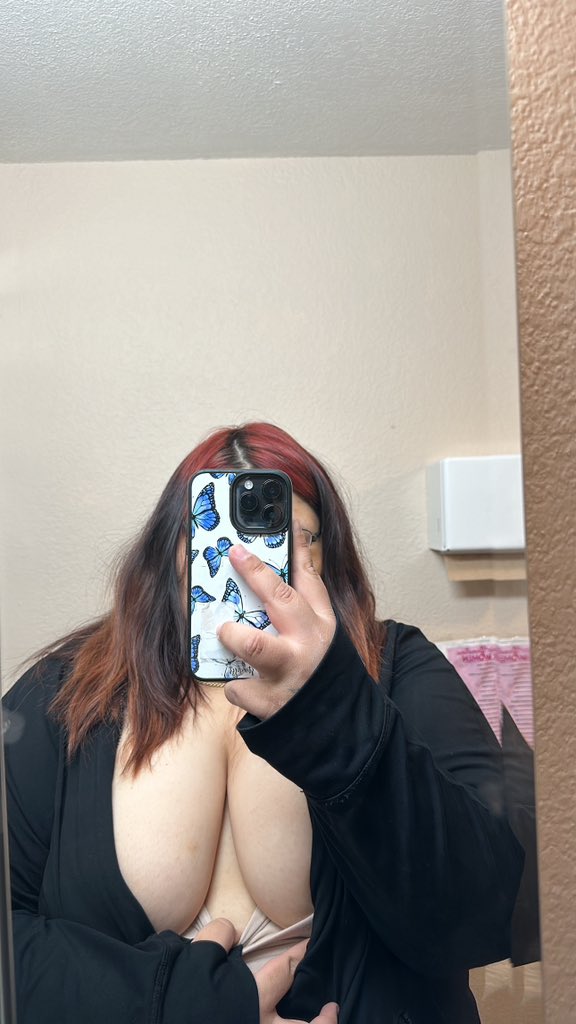 Dustina🥶 tweet media