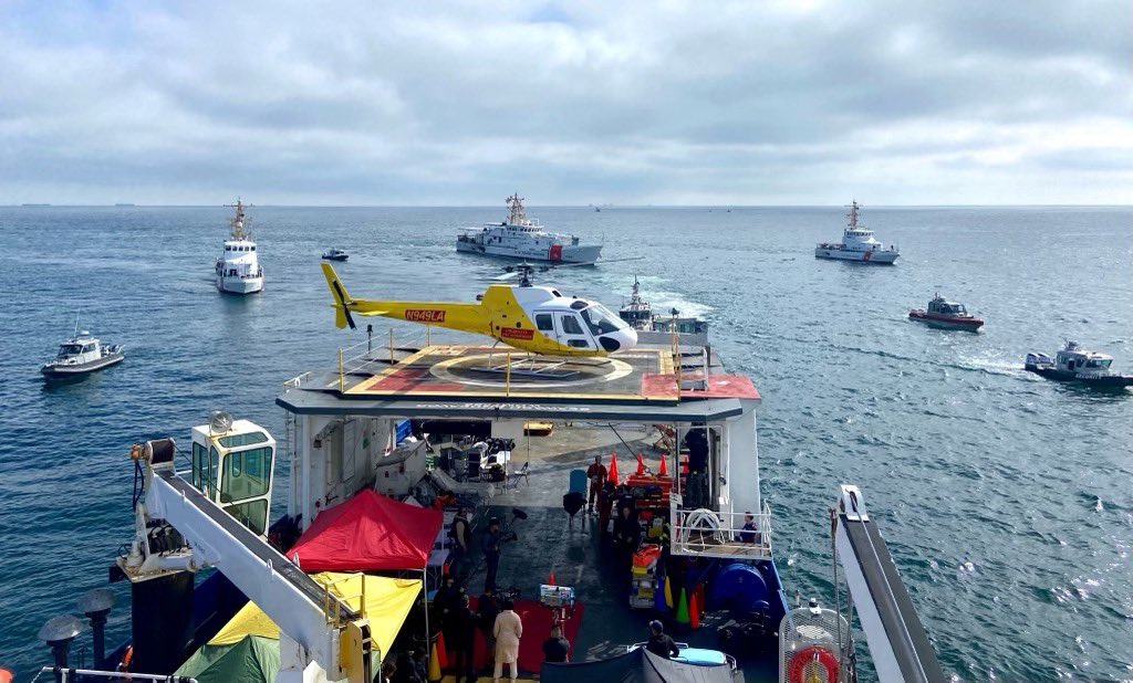 (1/3)Tonight’s episode of @The911onABC will feature multiple @USCG units from @USCGNorCal. The show will highlight the roles EMS in SoCal and this episode demonstrates how the #USCG seamlessly integrates with local agencies during at-sea incidents.