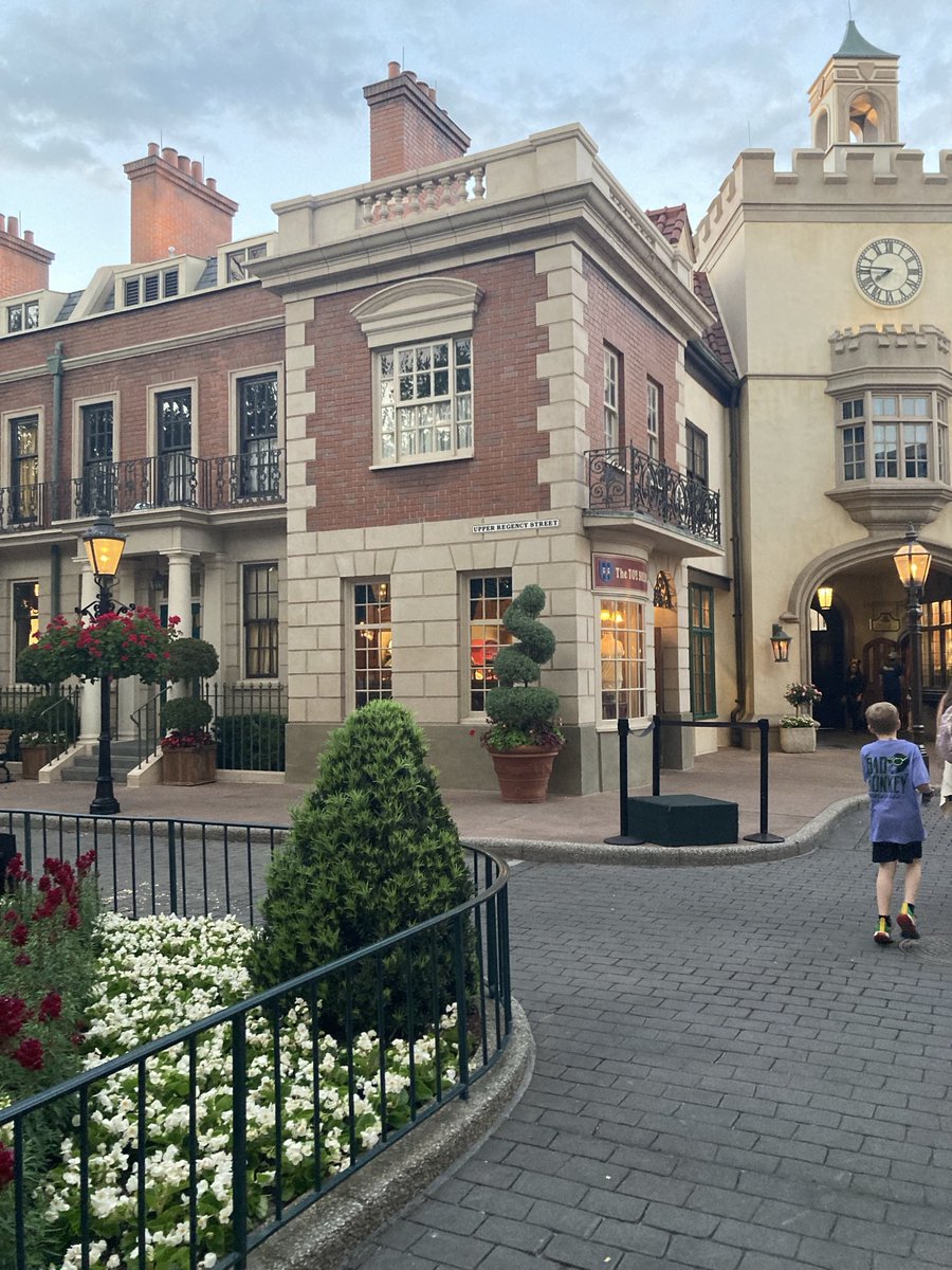 Even in Disneyland Florida - typical English street names - Upper and Lower Regency Street ⁦@RegencyNights⁩ ⁦@BALHNews⁩ ⁦@THP_Local⁩