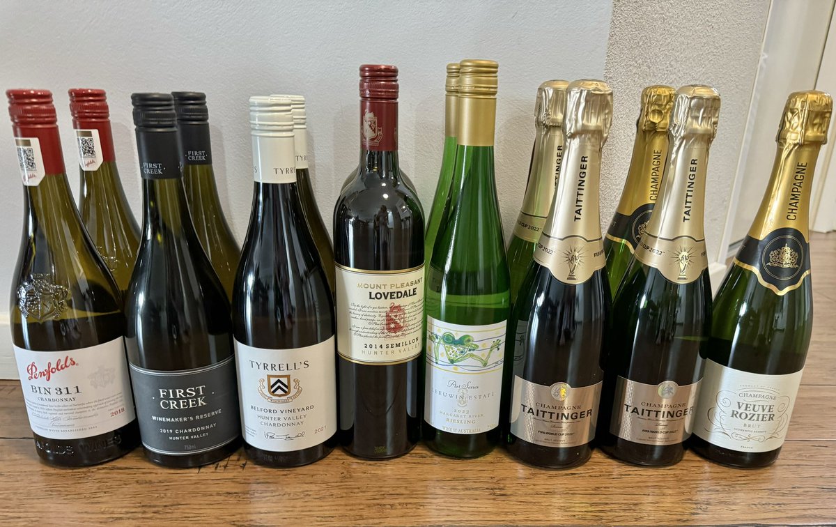 Good Friyay sorted! @TaittingerAU to start #leeuwin Riesling @MtPleasantWines Lovedale Semillon, Chardonnay’s include @TyrrellsWines Belford @FirstCreekWines W/R @penfolds Bin311 Pinot Noir’s ‘13 @PJCharteris ‘17 #tolpuddle Cabernet’s ‘15 #leeuwin ‘08 @penfolds Bin707 @wynns