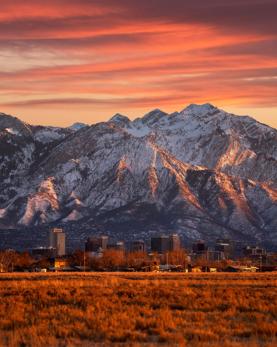The first sunset that I shot when I moved to SLC. Quite a warm welcome 🔥